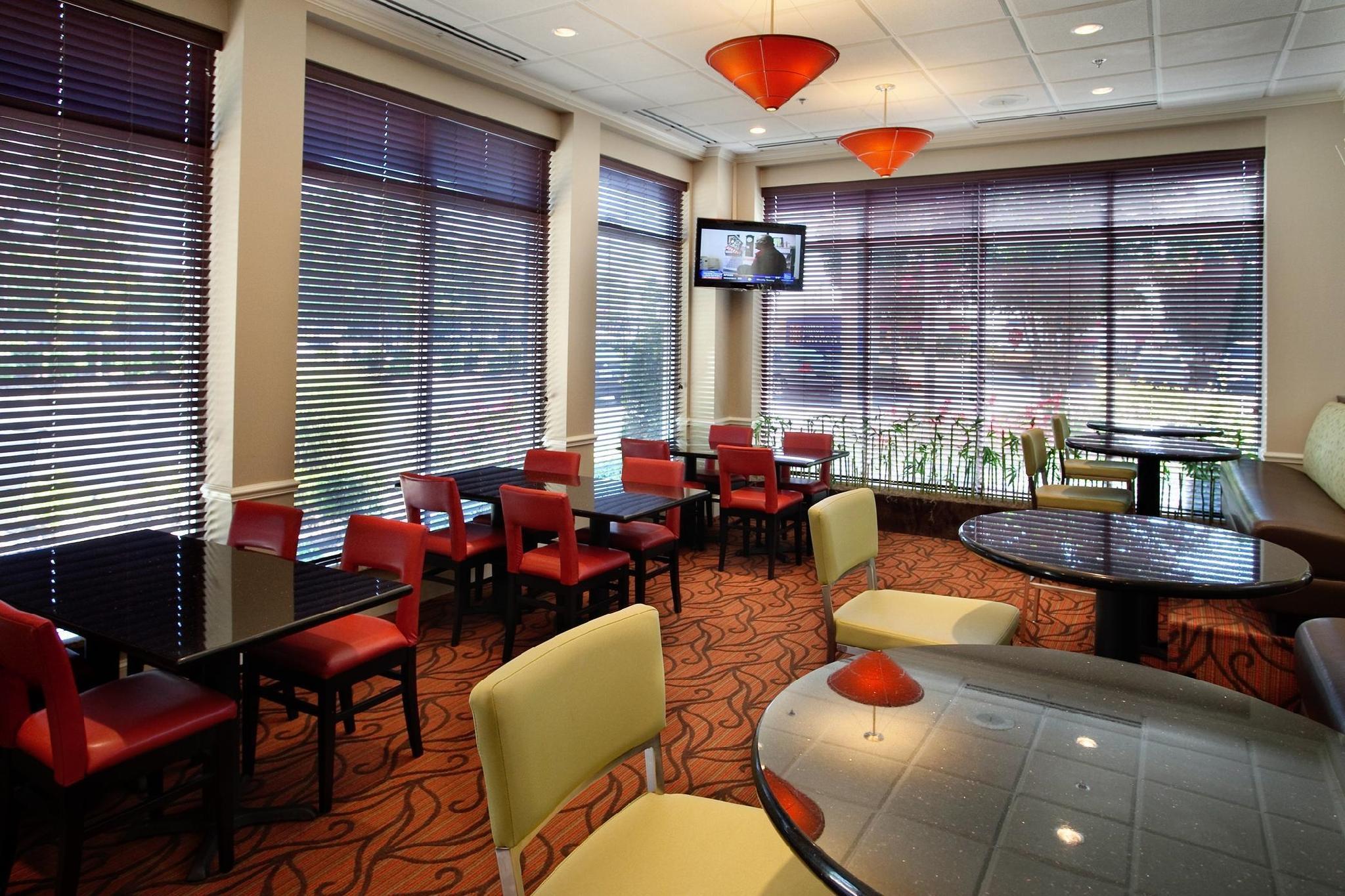 Hilton Garden Inn Chattanooga/Hamilton Place Екстериор снимка