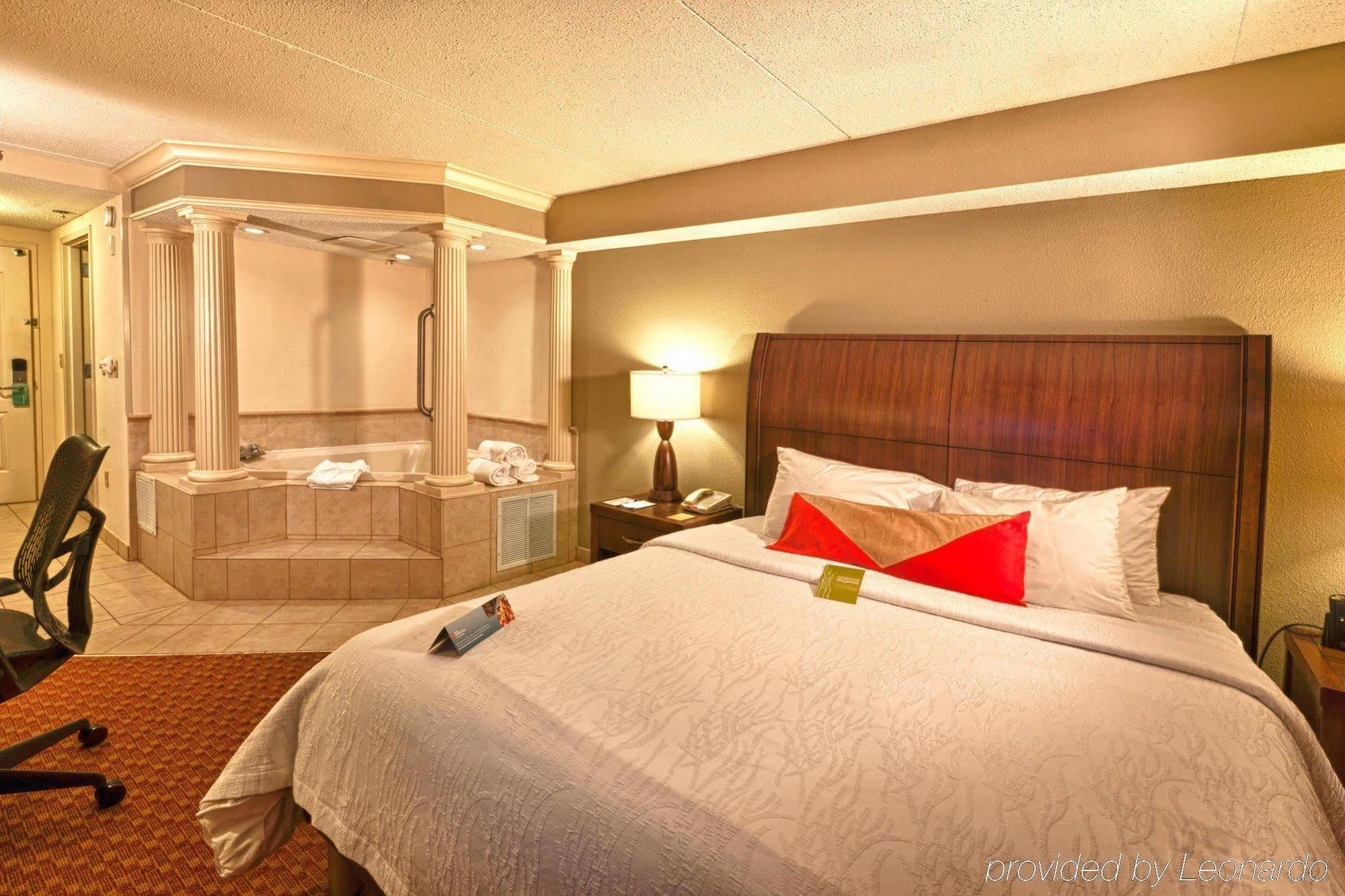 Hilton Garden Inn Chattanooga/Hamilton Place Стая снимка